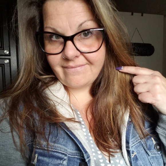 Meet your Posher, Tina - Picture 2 of 4